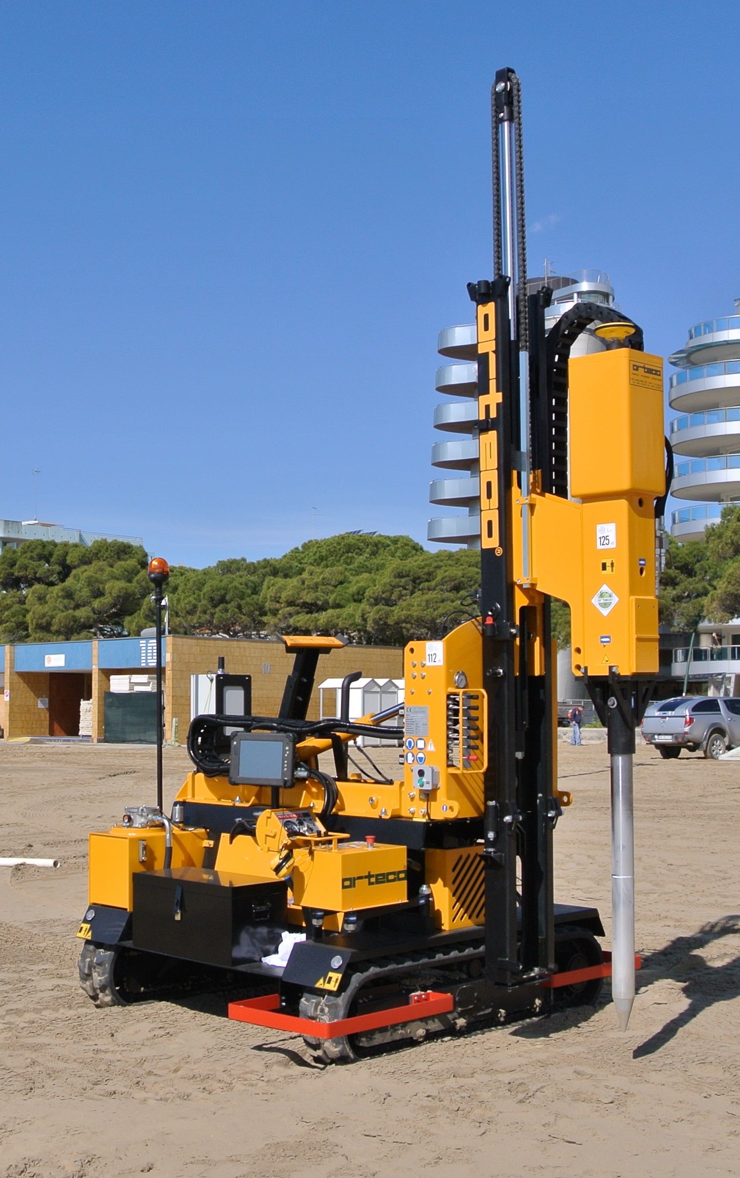 Orteco Hydraulic Pile Drivers For Safety Barriers Solar Plants 